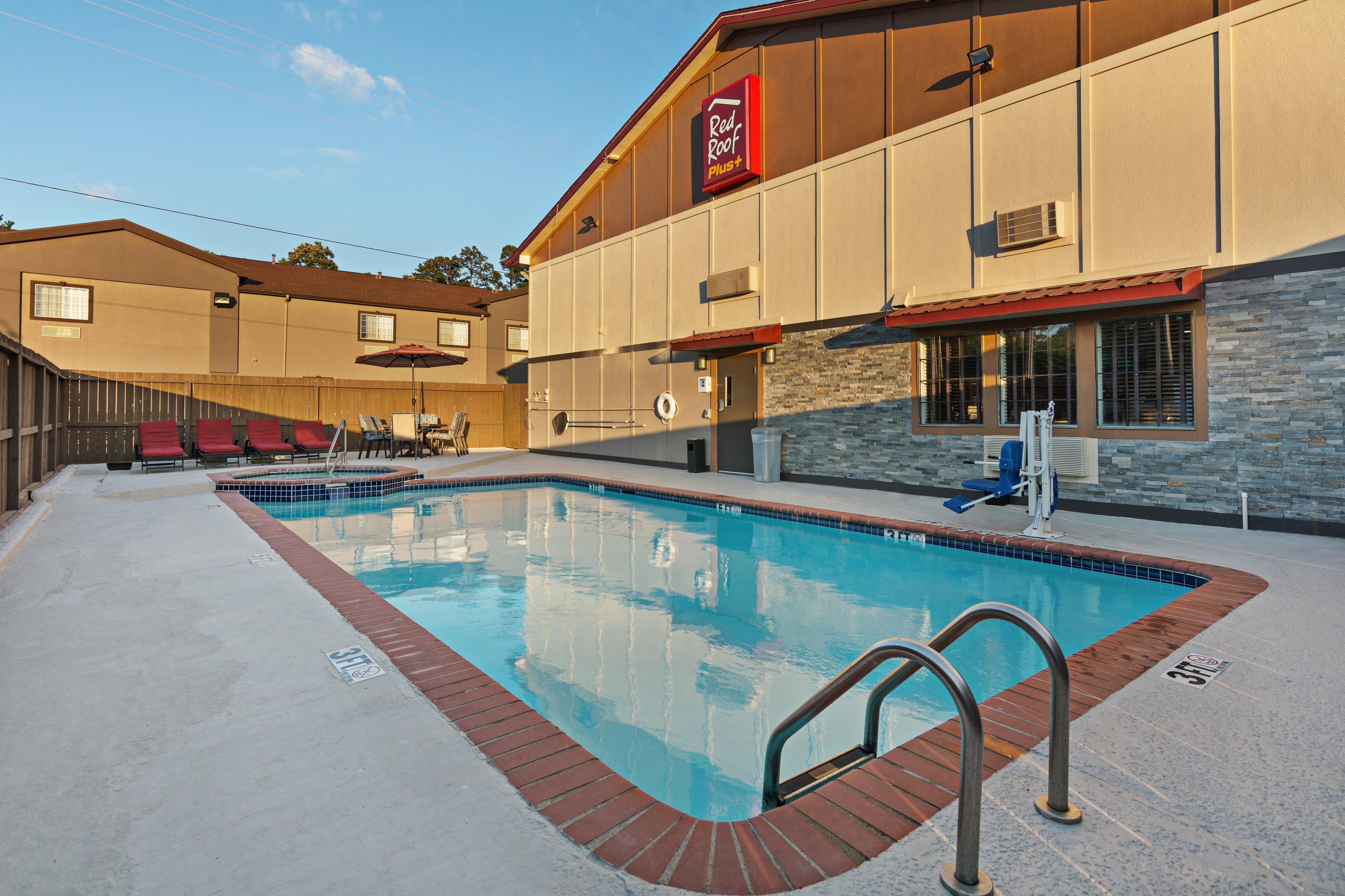 Red Roof Inn Plus+ Huntsville Dış mekan fotoğraf